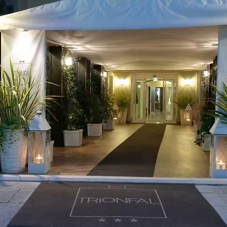 Trionfal - Fronte Mare - Vicinissimi Al Centro 3* Milano Marittima